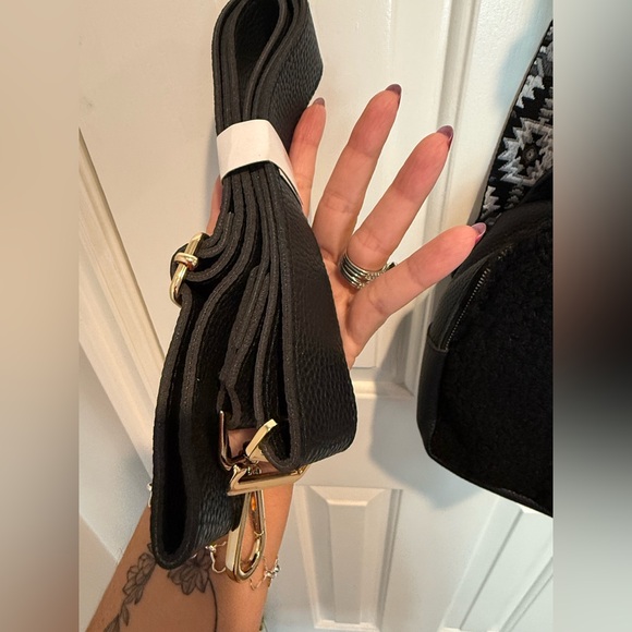 Simply Southern Crossbody bag - Picture 7 of 11